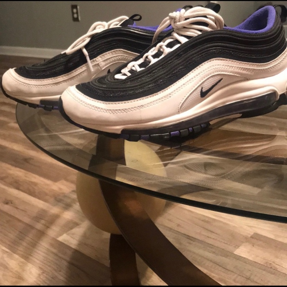 haven’t been sold yet, still available. AIR MAX